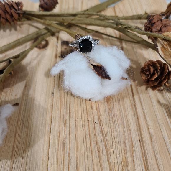 🖤🖤HOST PICK🖤🖤BEAUTIFUL!! BLACK   AMETHYST Halo Cut Ring with Tiny CZ'S - Picture 12 of 13